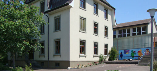 Schulhaus-Dorf