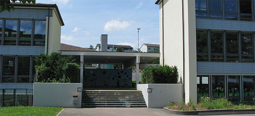 Schulhaus-Schoenthal2